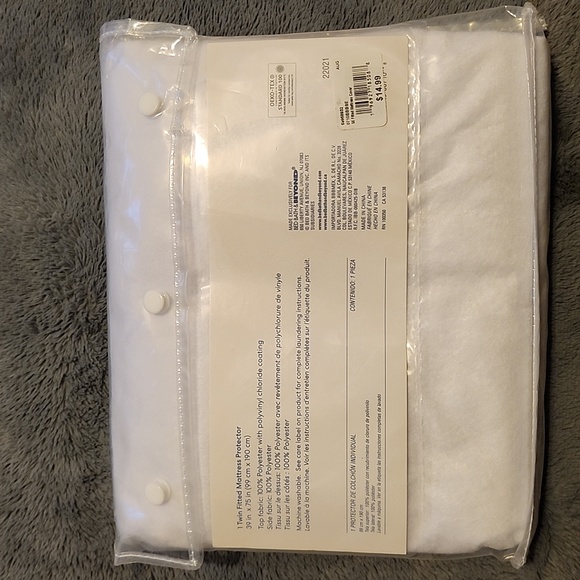 Fitted Matress Protector - Picture 2 of 6